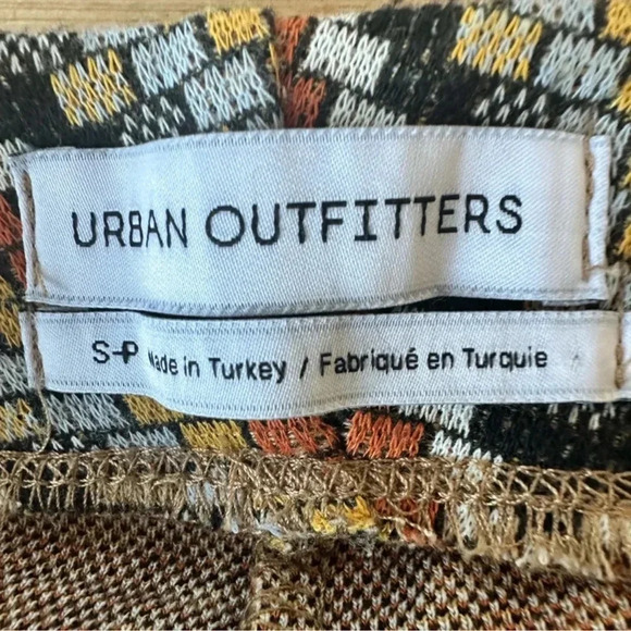 Urban Outf Printed Flare Pull On Pants - Picture 5 of 5